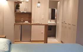 Stylish Studio Near Athens Hilton, Self Check-In!